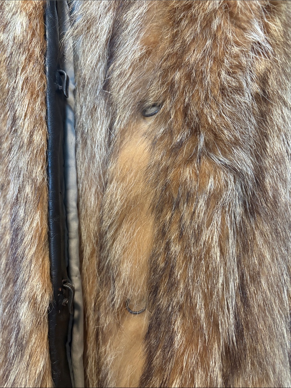 Vintage Renfrew Furs Tanuki (Japanese Raccoon) Full Length Fur Coat | Luxe 1979 - Picture 5 of 13